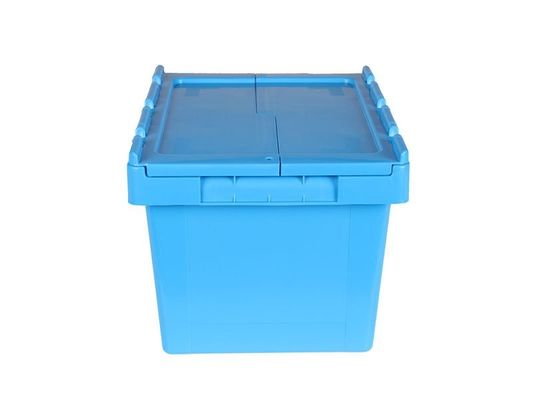 Entreposage en entrepôt Caisses en plastique pour travaux lourds empilées, instables avec couvercle